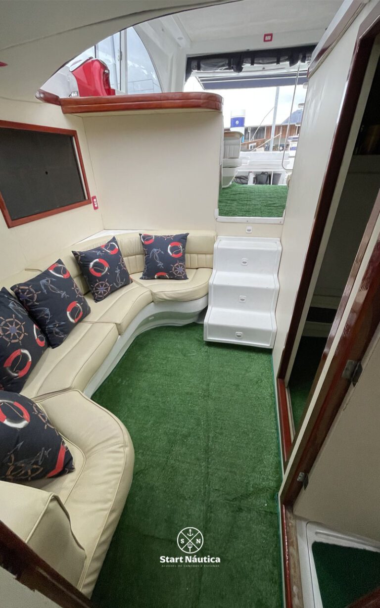 Interior Lancha Carbras Mar 41 pés