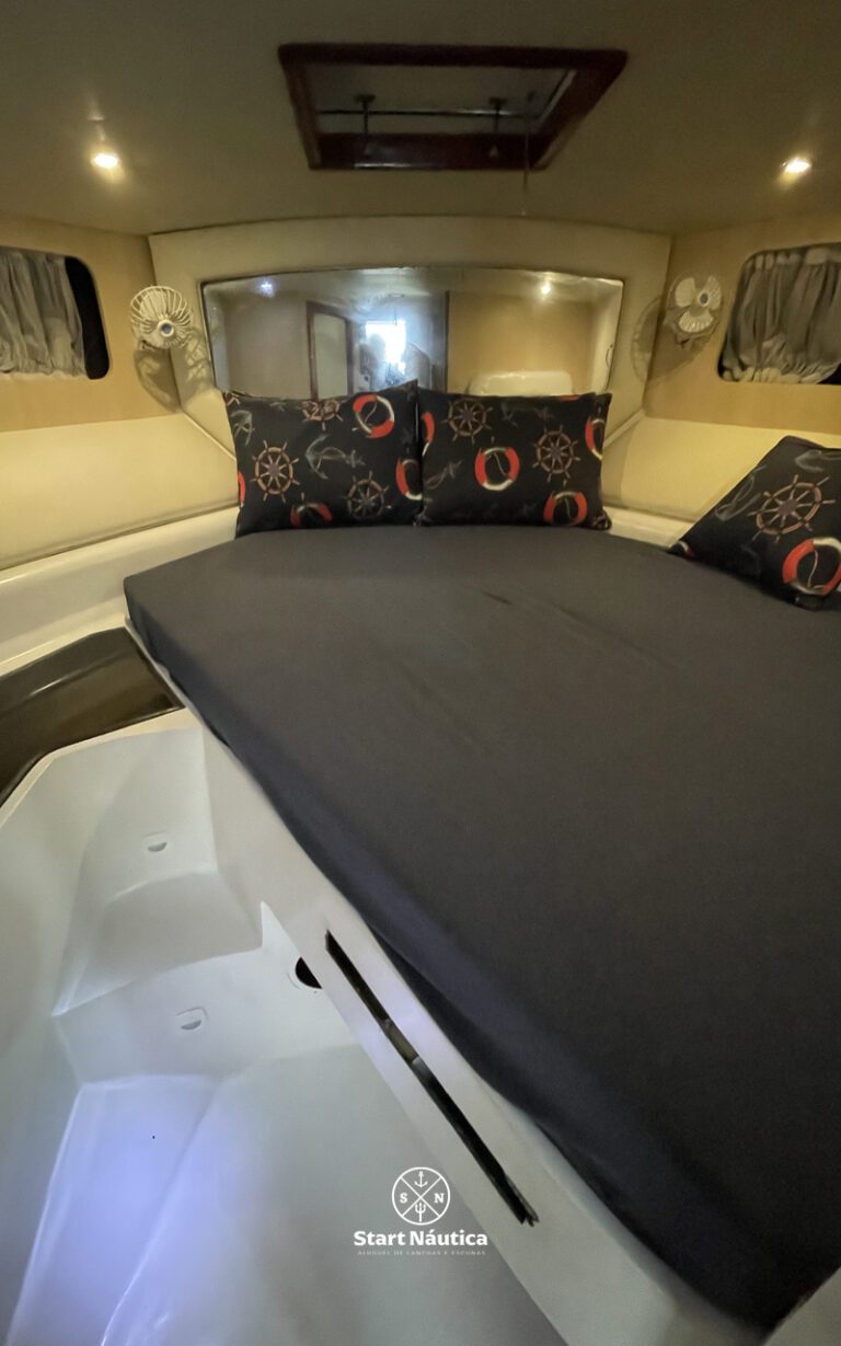 Interior Lancha Carbras Mar 41 pés