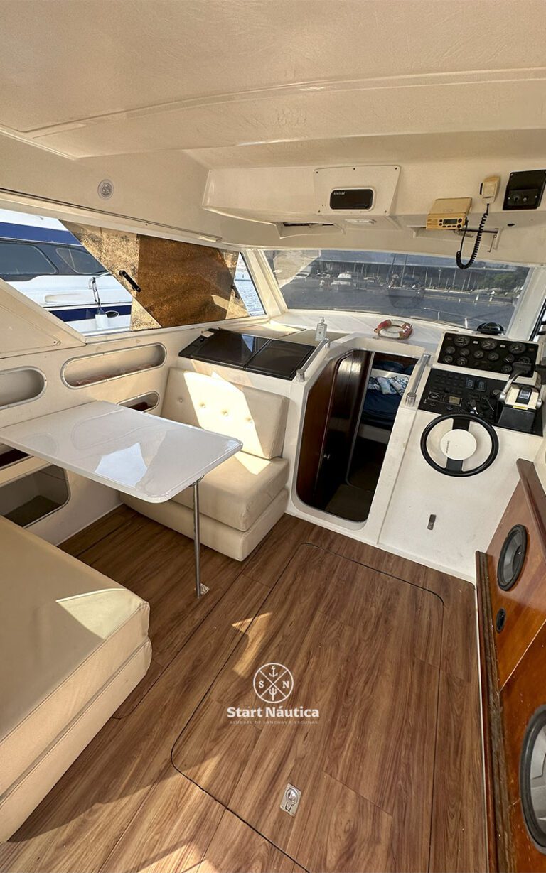 Interior Lancha Vegas 36 pés